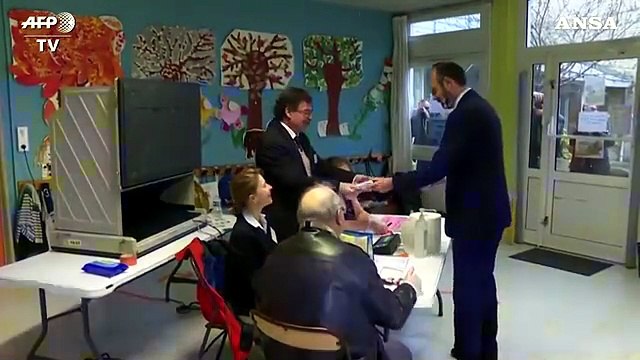 Coronavirus, municipali in Francia: primo ministro Philippe al voto