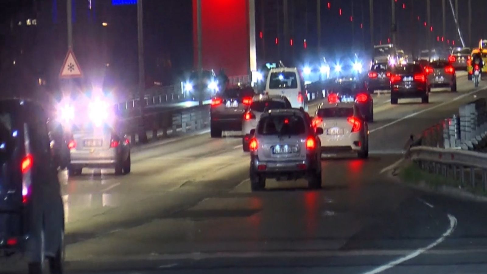 İstanbul’da bayram dönüşü köprülerde yoğun trafik