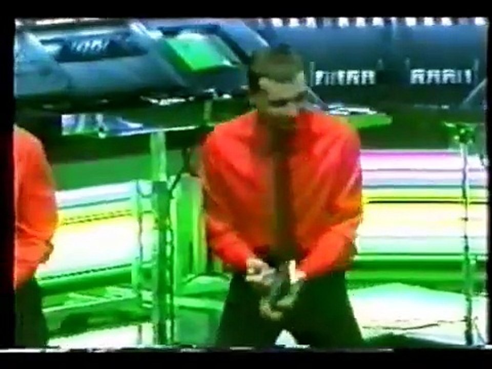 Kraftwerk - Pocket Calculator live Utrecht 1981, dancing