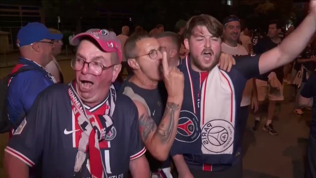 Les supporters du PSG enflamment Budapest après la victoire en finale de la Ligue des champions