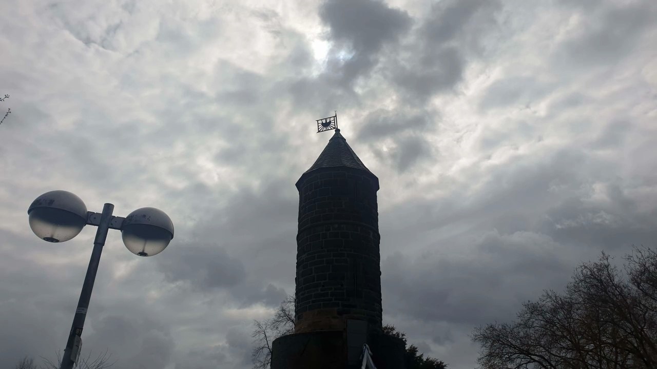 Die verfluchten Raben vom Steinernen Turm in Dortmund - Der Totengräber vor Ort