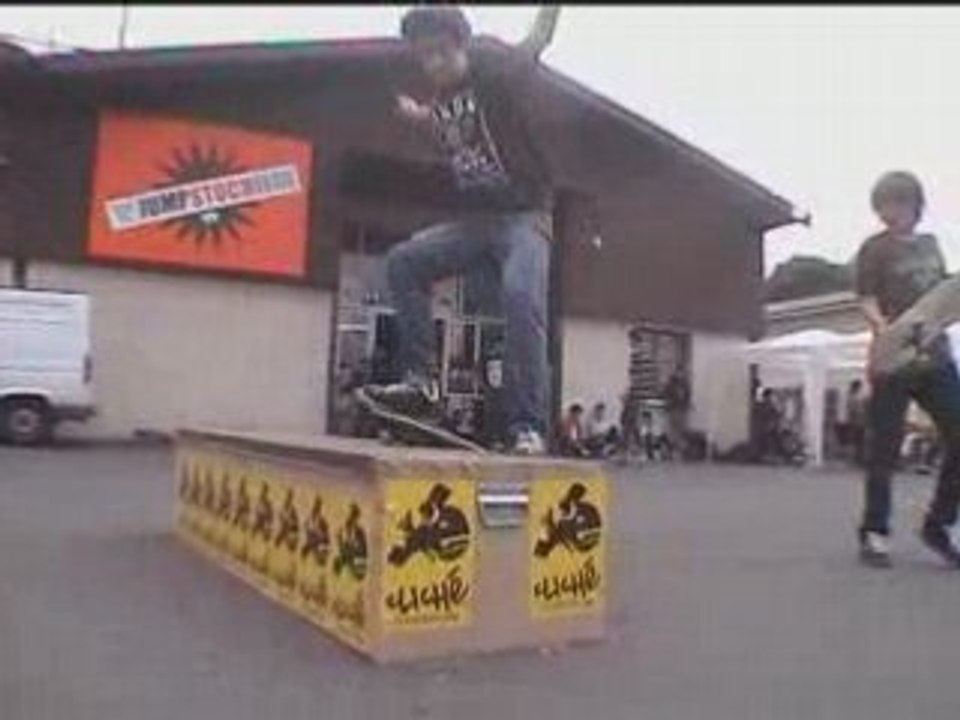 SKATERS PALOIS CHEZ JUMPSTOCK