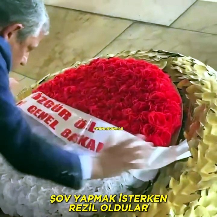 Anıtkabir'de tartışma! Özgür Özel'in ziyaretinde gerginlik: Şov yapacağım derken rezil oldu