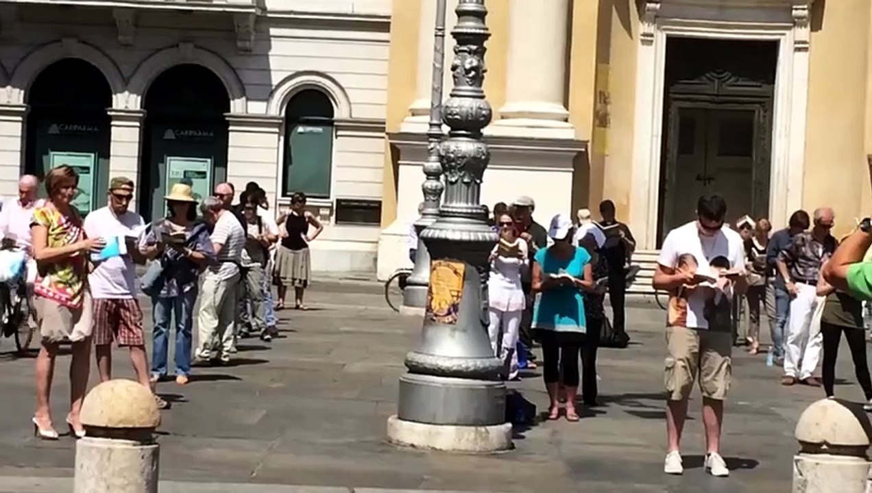 Sentinelle in piedi