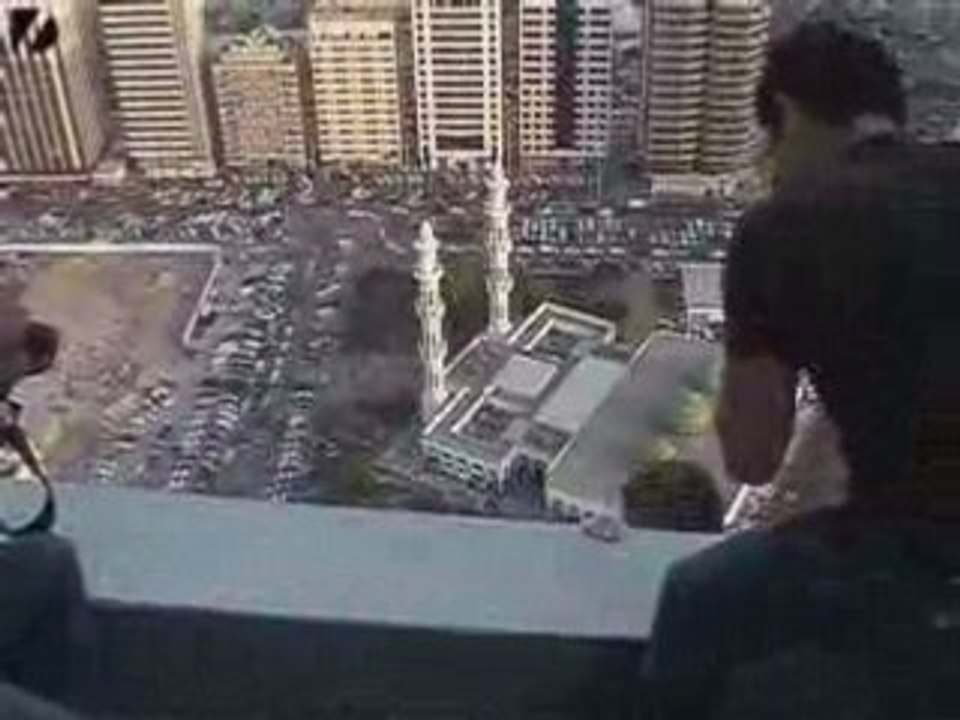 French Spiderman Climbs Skyscraper
