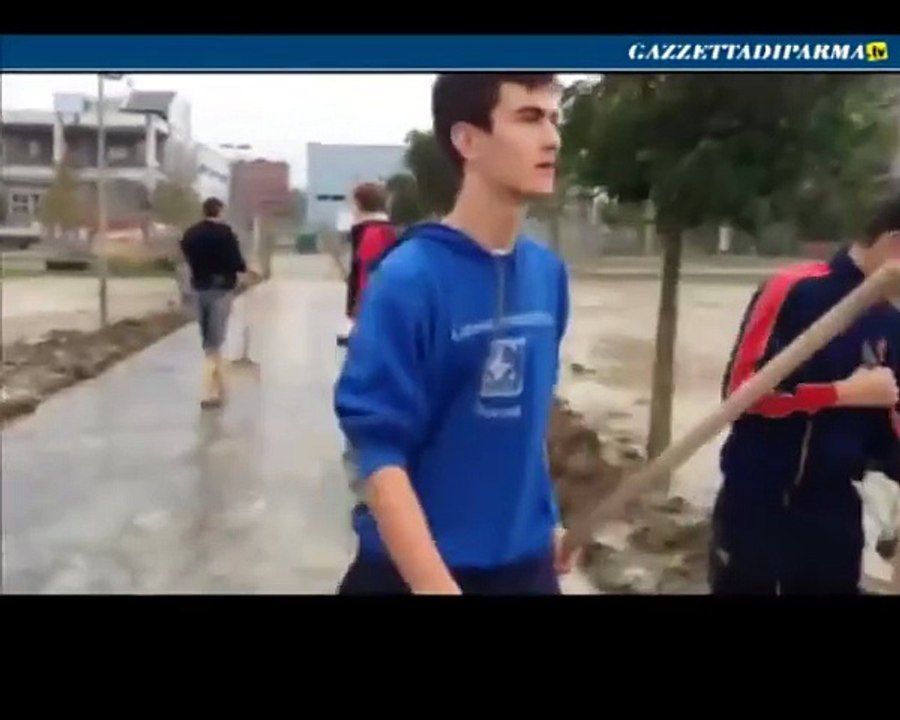 I ragazzi uniti per salvare il Centro Giovani