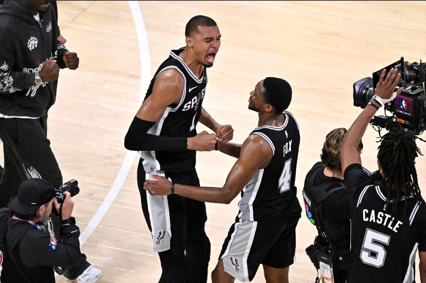 NBA : Wembanyama et les Spurs s'offrent un Game 7 héroïque à OKC et défieront New York en Finals