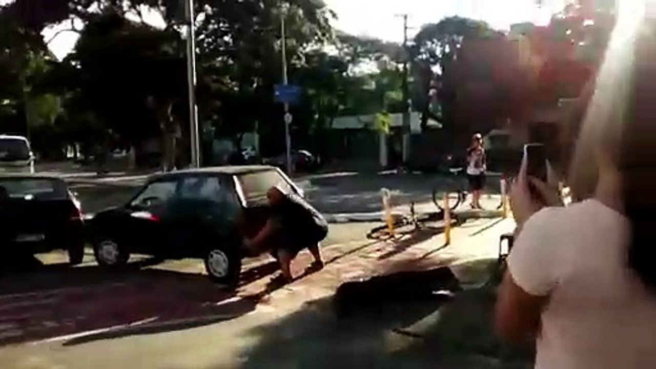Carro attrezzi umano