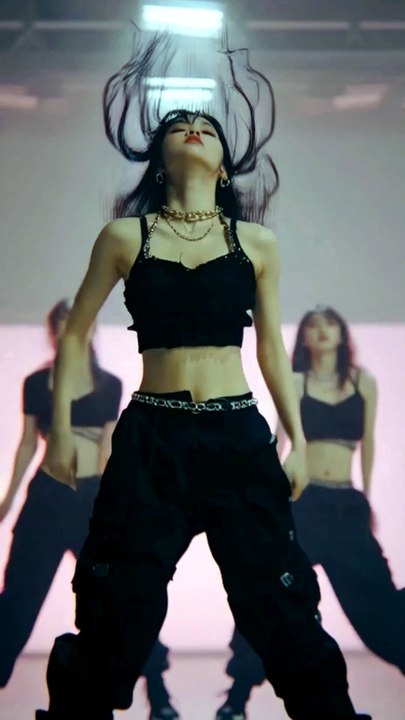 AI Dance: 0.9s Yellow Squad → 11.5s Black Solo 🔥 Kya Glow Up Hai