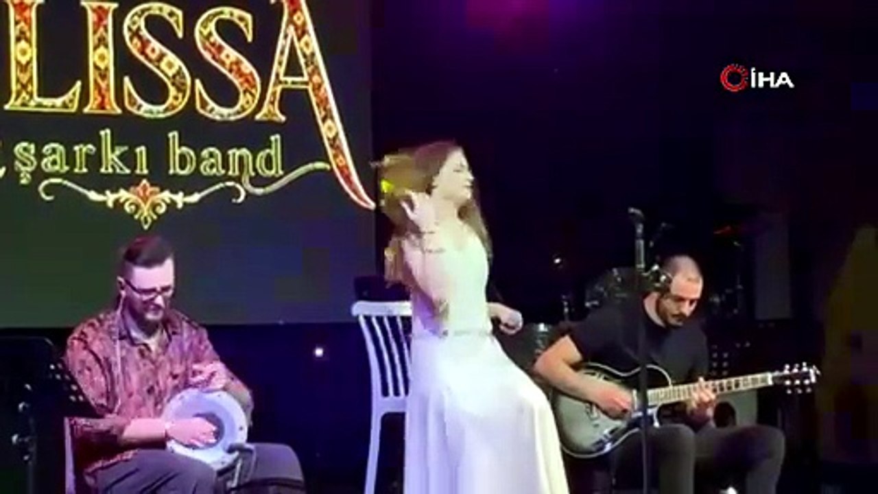 Romanyalı yıldız Amelissa’dan Bodrum’da bayram şovu
