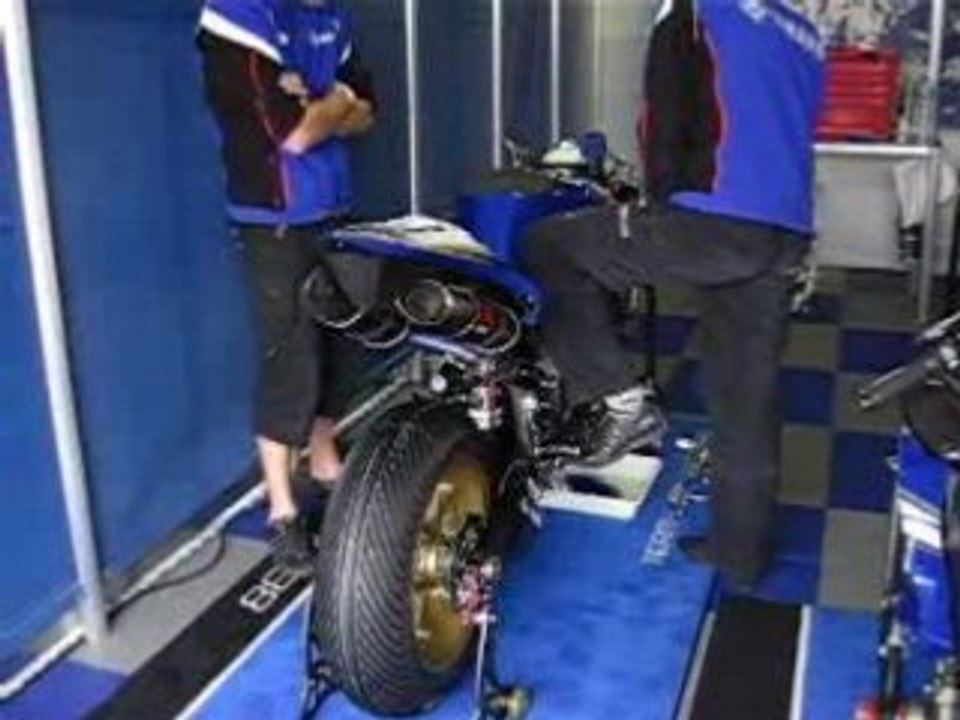 Chauffe Yamaha R1 Superbike