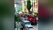 Küçükçekmece'de 4 katlı binanın çatısında çıkan yangın söndürüldü