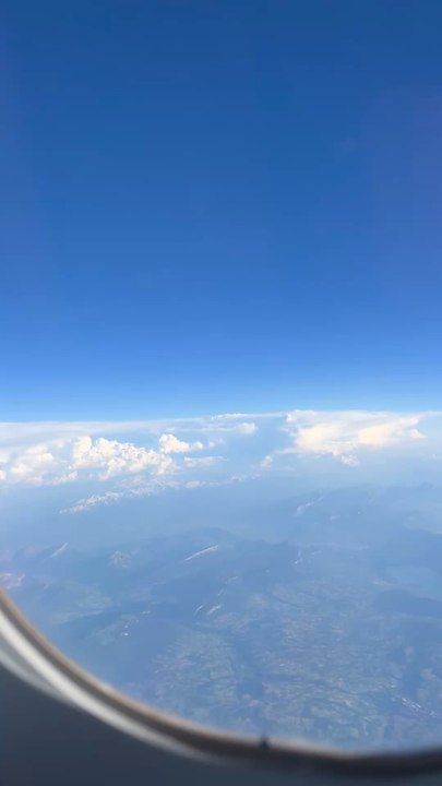 Somewhere in the Sky 🛩️
