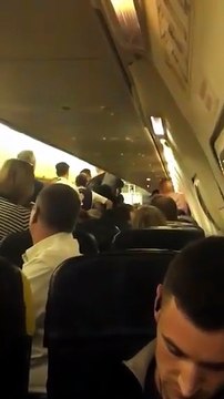 Rissa su volo per Malta: il pilota atterra e fa arrestare quattro persone