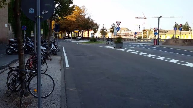 Lungoparma, nuove regole: viale Toschi deserto alle 9,30