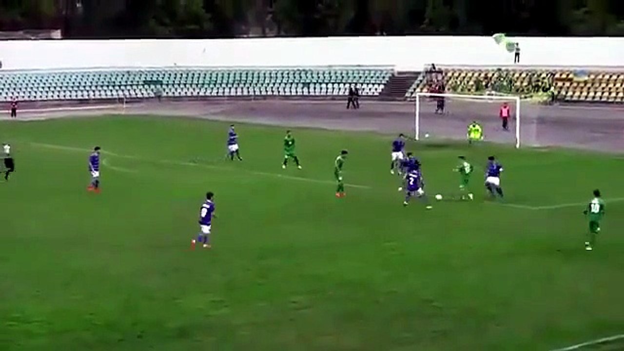 Il gol incredibile di tale Ulyanov con mossa dello scorpione