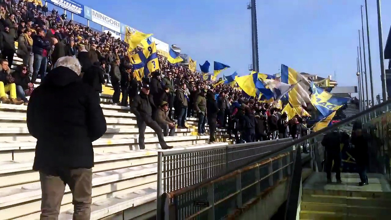 Parma: ingresso in campo