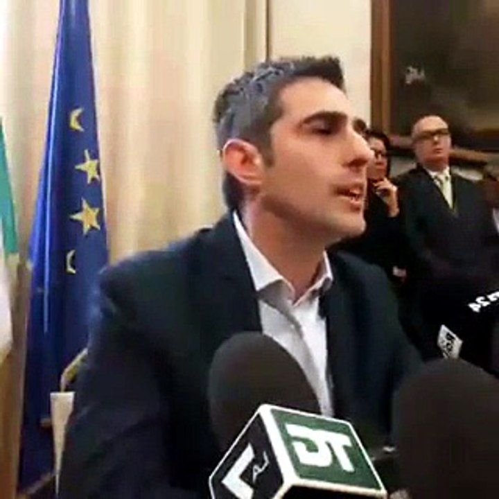 Pizzarotti fuori dal M5S: il video integrale de...