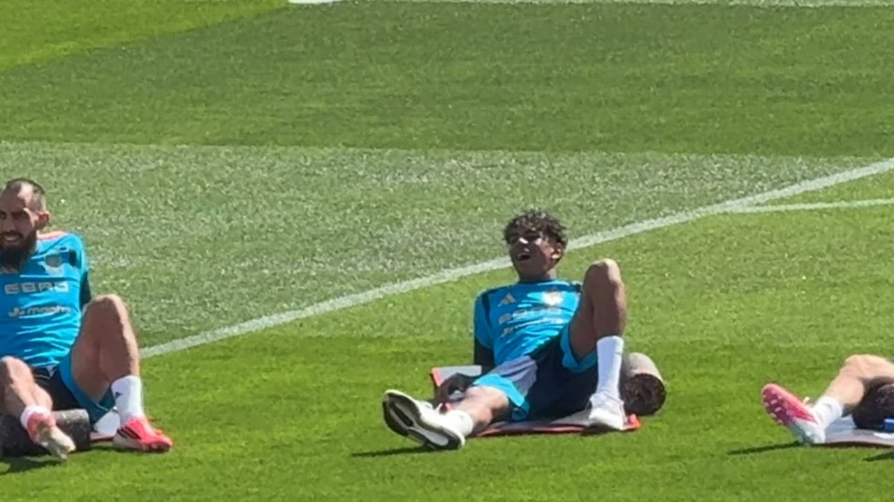 El MOMENTAZO entre LAMINE y NICO WILLIAMS el día 1 por un ERROR: vaciles y carcajadas
