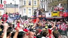 Arsenal şampiyonluğu kutluyor!