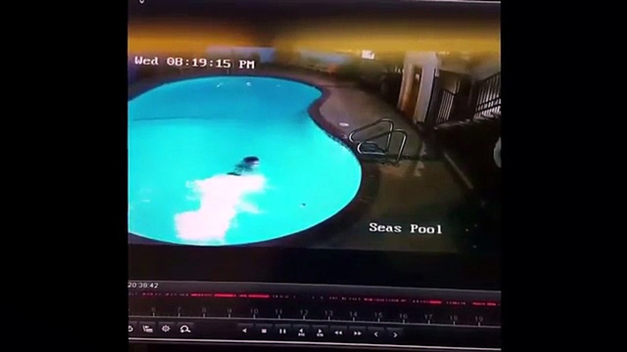 Lo youtuber si lancia dal tetto ma... Tragedia sfiorata in diretta