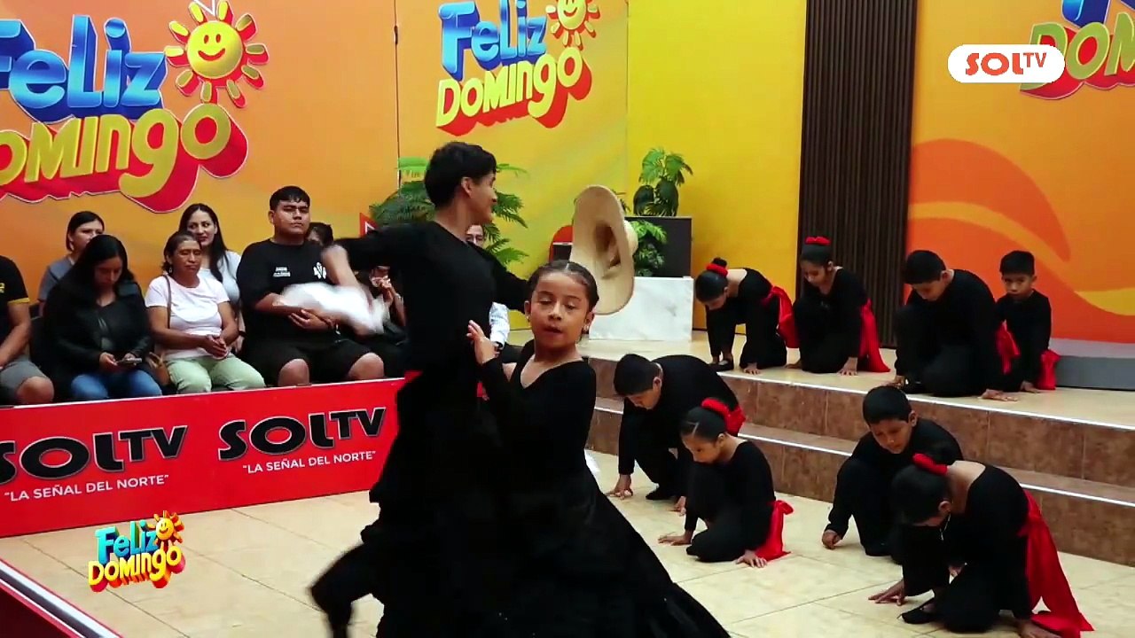 Elenco Folclórico Celestinos de Corazón deslumbró con su danza