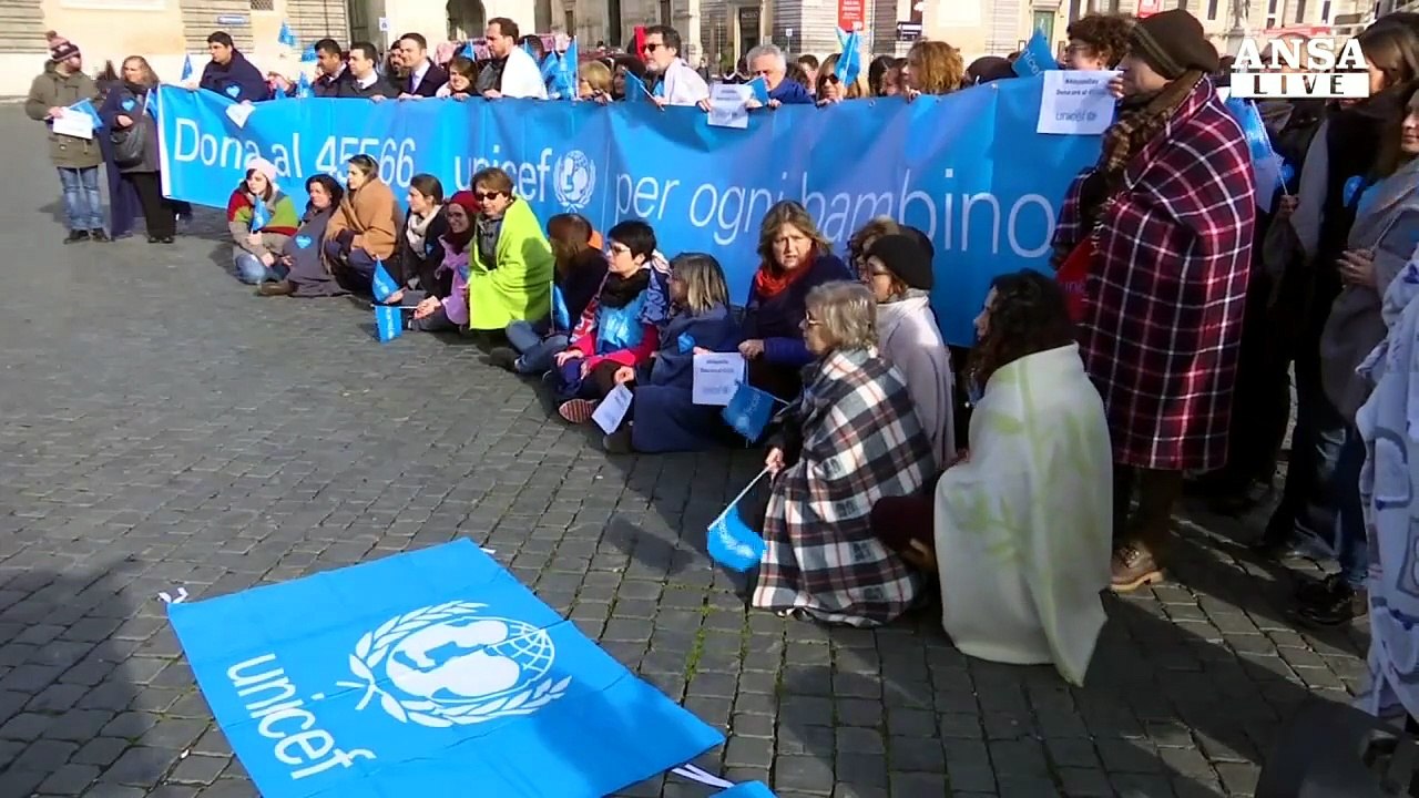 Unicef, avvolti nelle coperte per #Aleppoday