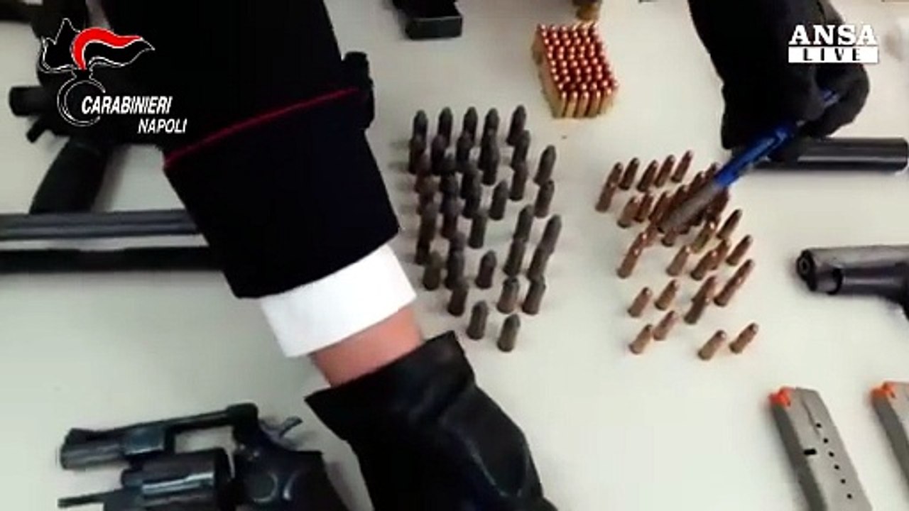 Anche pen gun nell'arsenale nel Napoletano