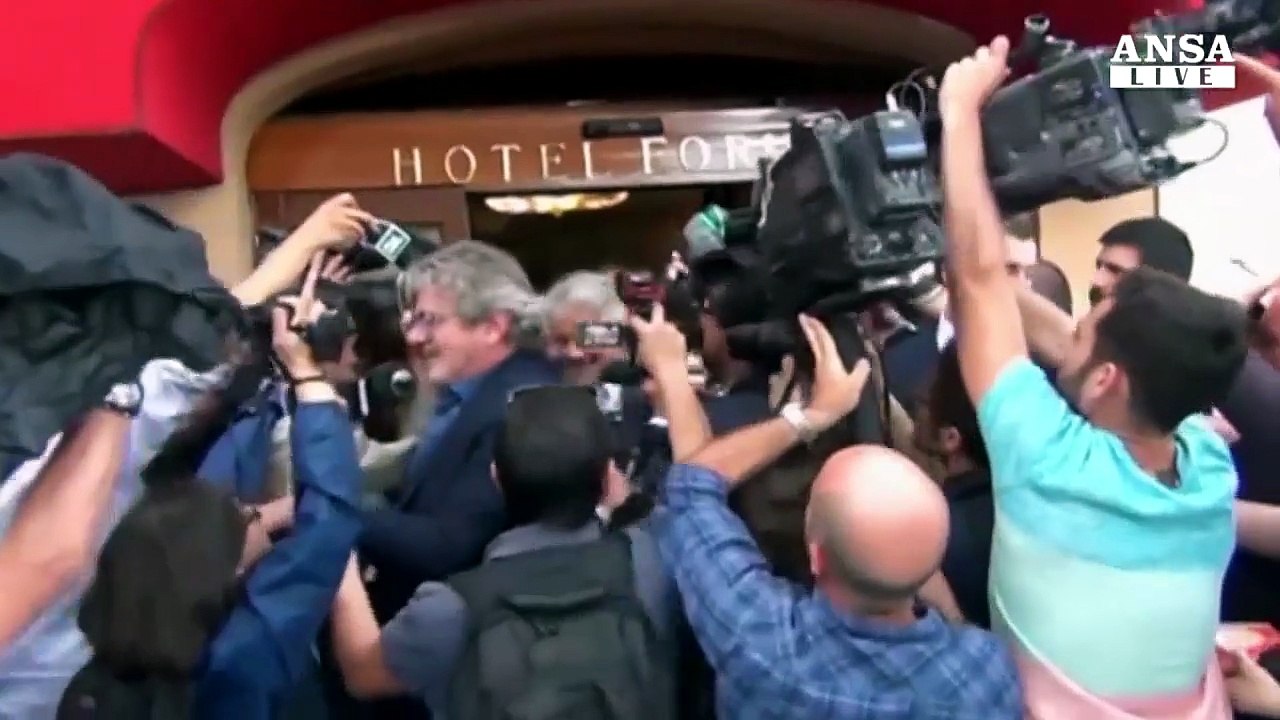 Grillo blinda Raggi