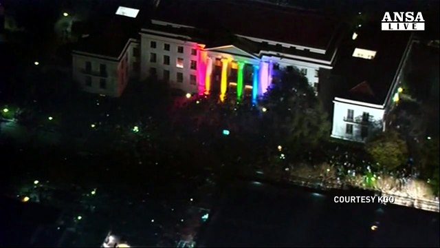 Oratore estrema destra a Berkeley, violente proteste