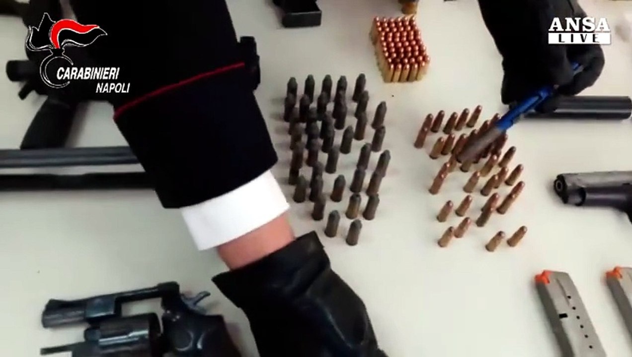 Anche pen gun nell'arsenale nel Napoletano
