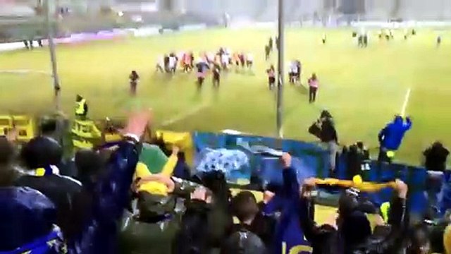 Il Parma va sotto la curva dopo la vittoria