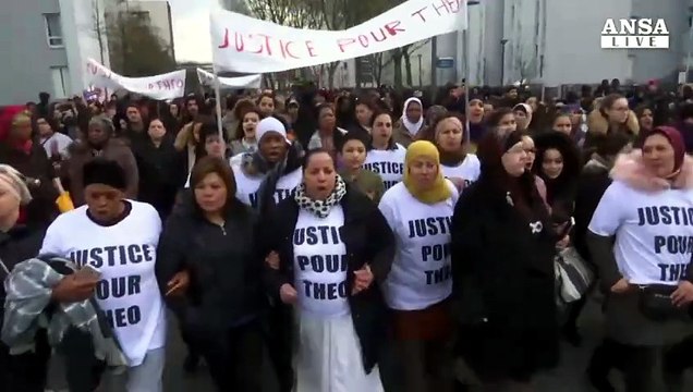 Violenze della polizia: in 500 alla marcia per Théo
