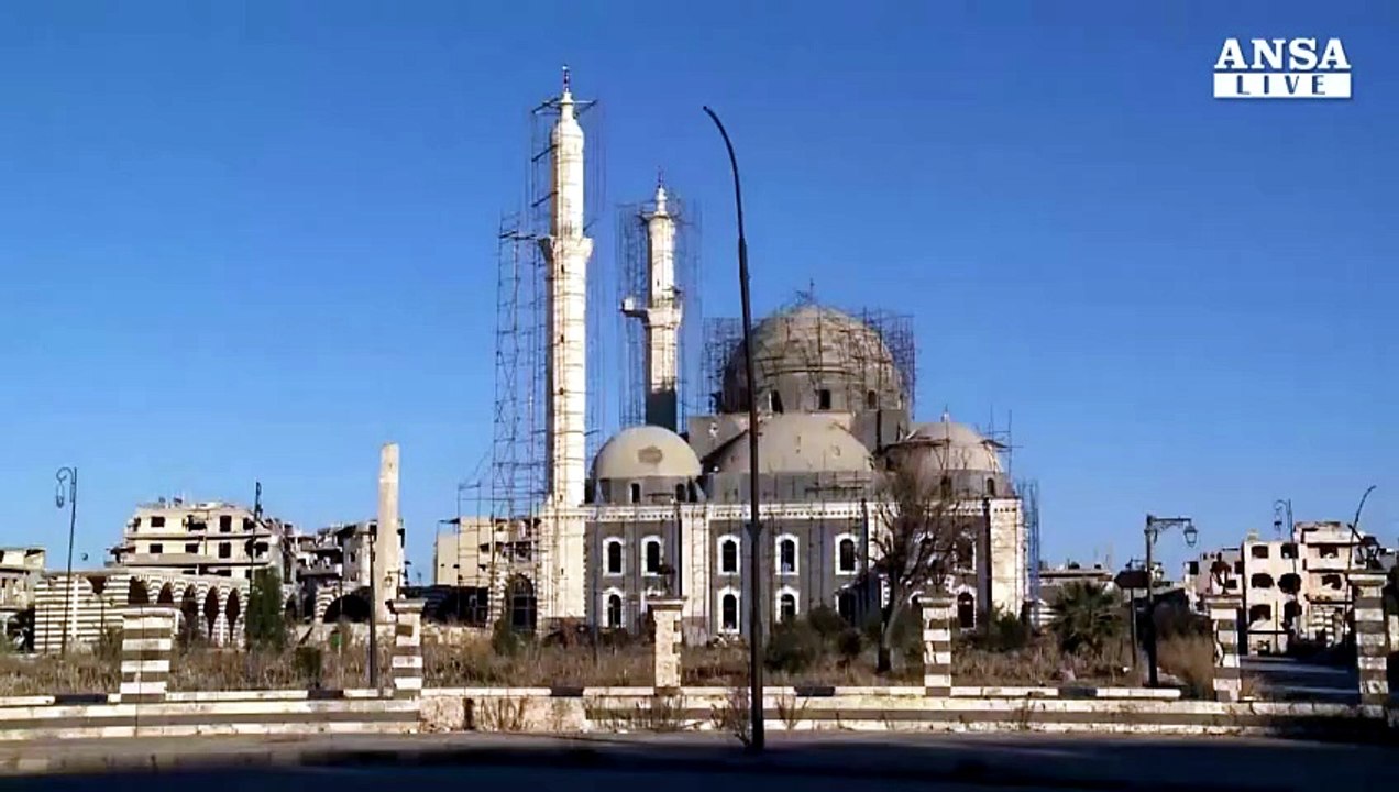 Siria: 30 uccisi in serie attacchi kamikaze a Homs