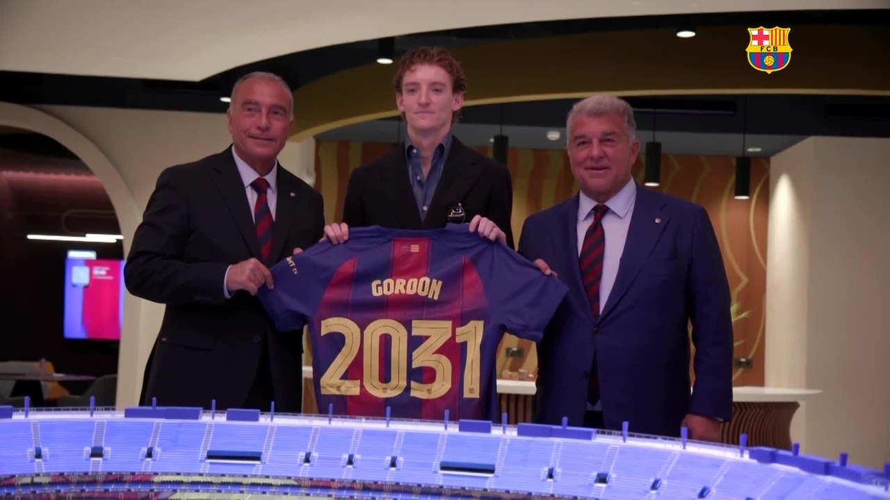 Anthony Gordon signs for Barcelona | LaLiga 26/27 | Moments