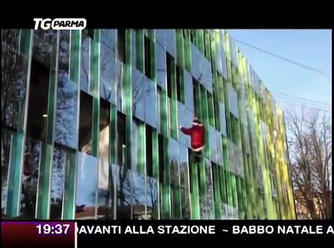 Babbo Natale arriva dai tetti all'Ospedale dei Bambini