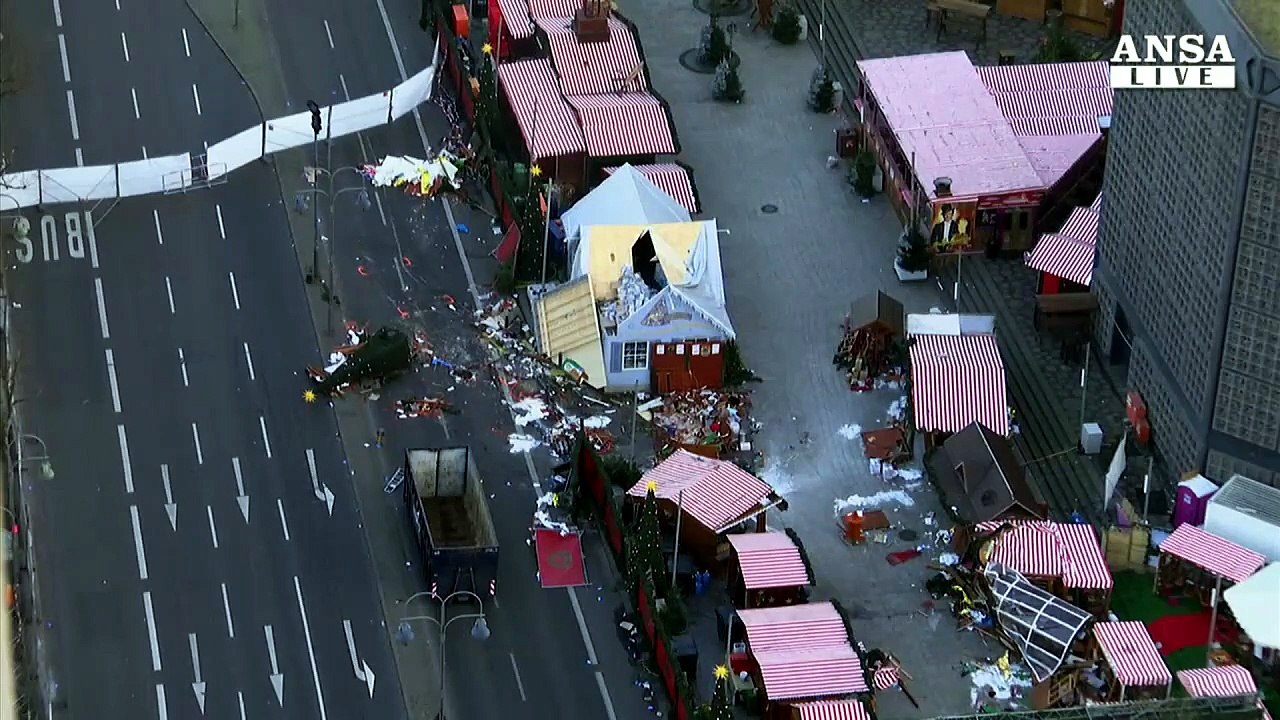 La pistola di Amri e' la stessa che uccise l'autista del camion