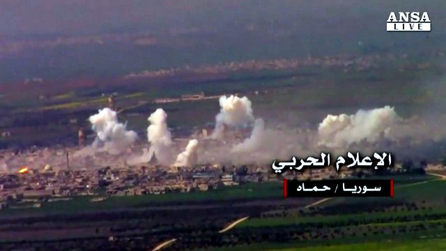 Siria, raid aereo con sospetto uso armi chimiche