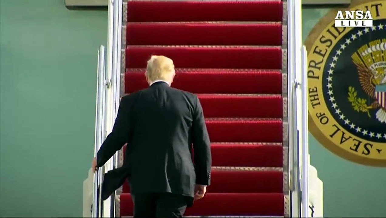 Battesimo dell'aria per Trump sull'Air Force One