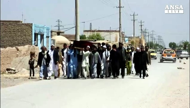 Afghanistan: attacco talebani a esercito, almeno 150 morti