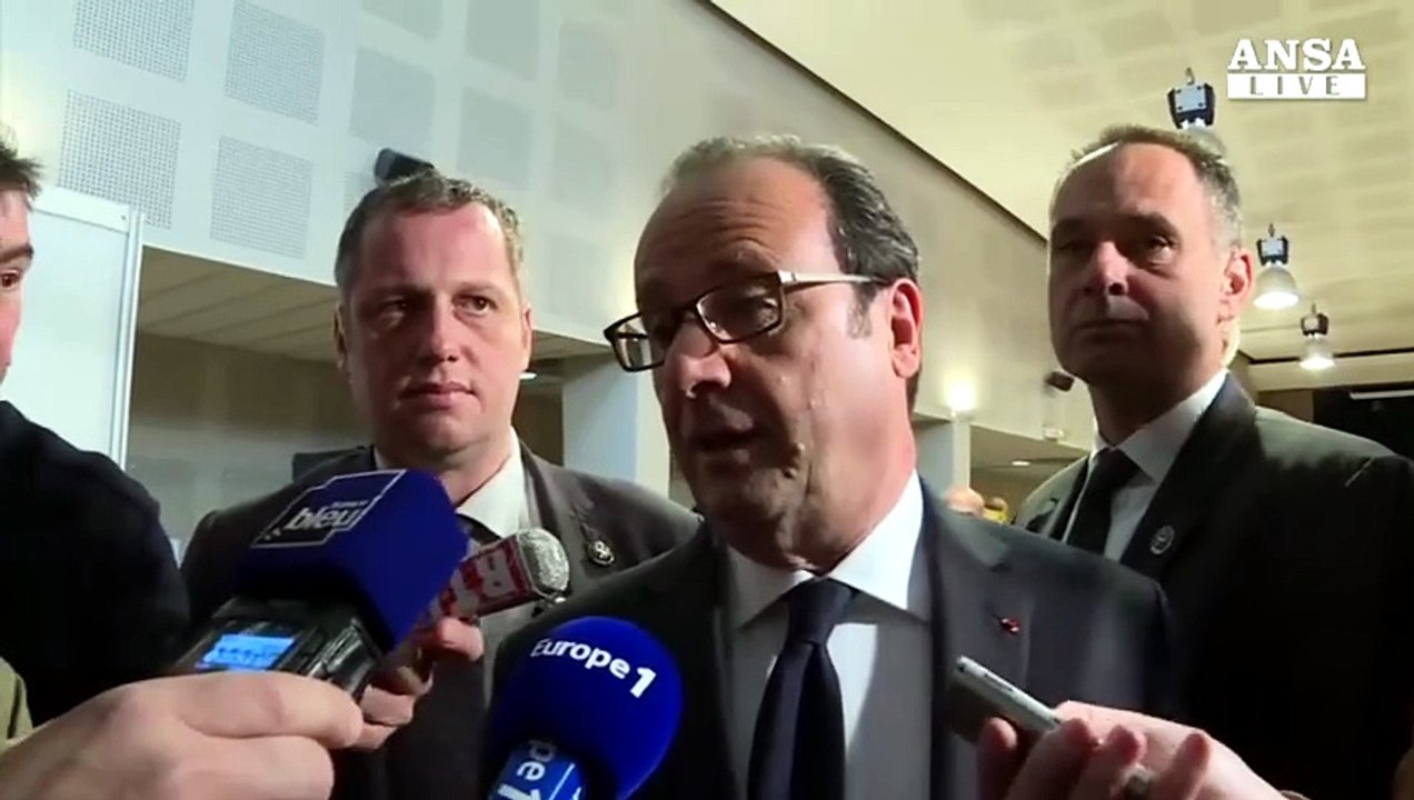 Hollande ammonisce Macron, 'non vi siete resi conto'