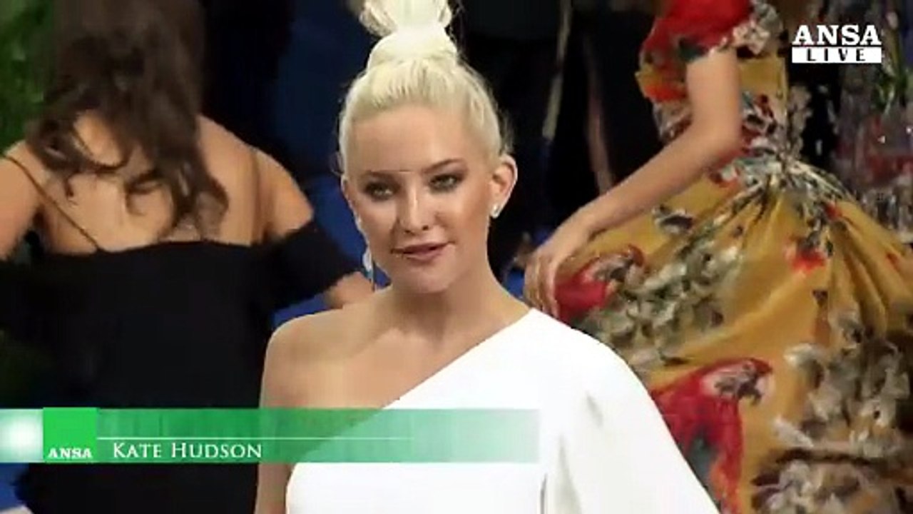 Kim regina del total white