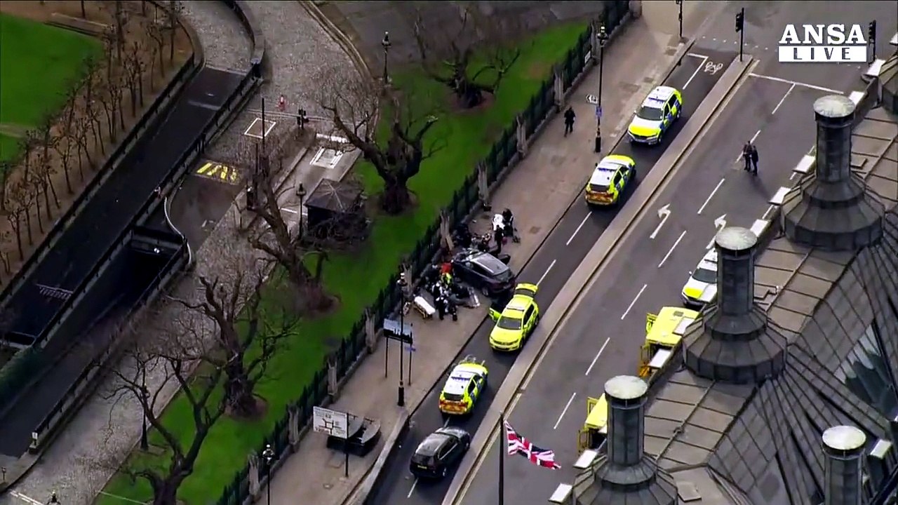 Raid e arresti per attacco a Londra