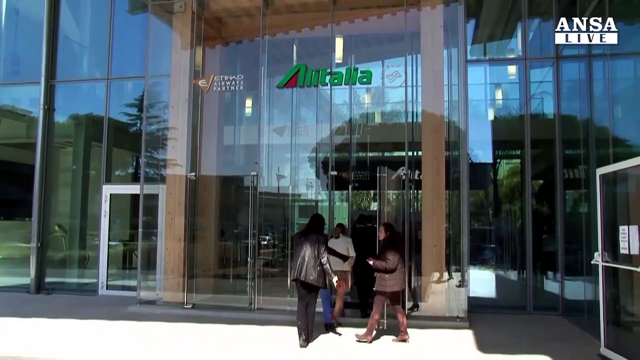 Alitalia: dozzina di offerte a seconda fase