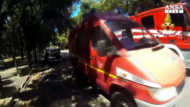 Quattro turisti travolti da mareggiata a Savona, un morto