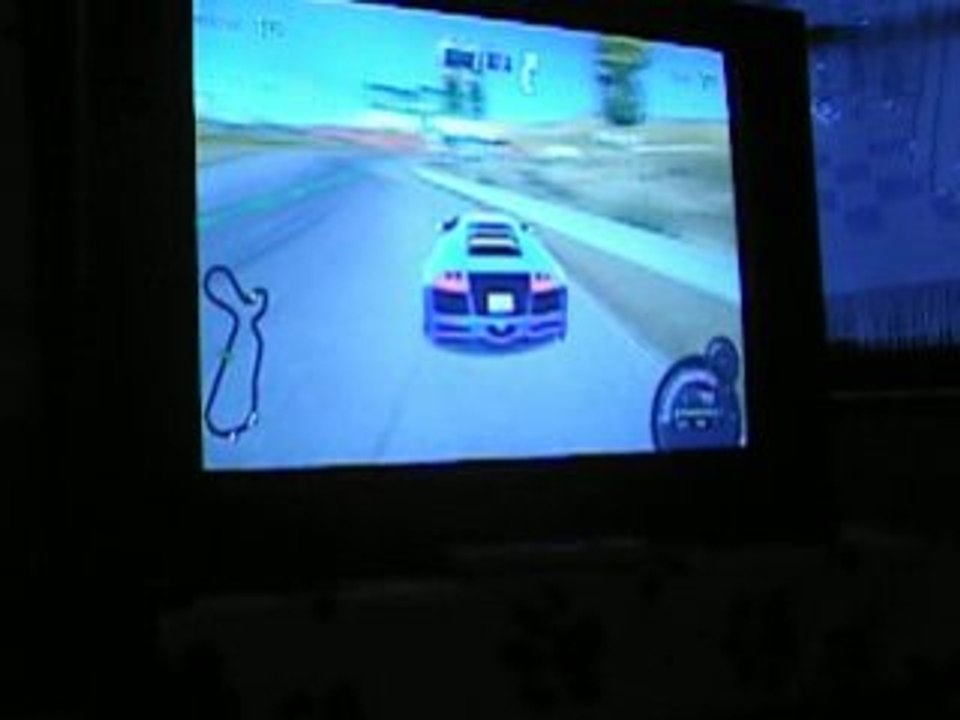 Montana qui joue a need for speed pro street