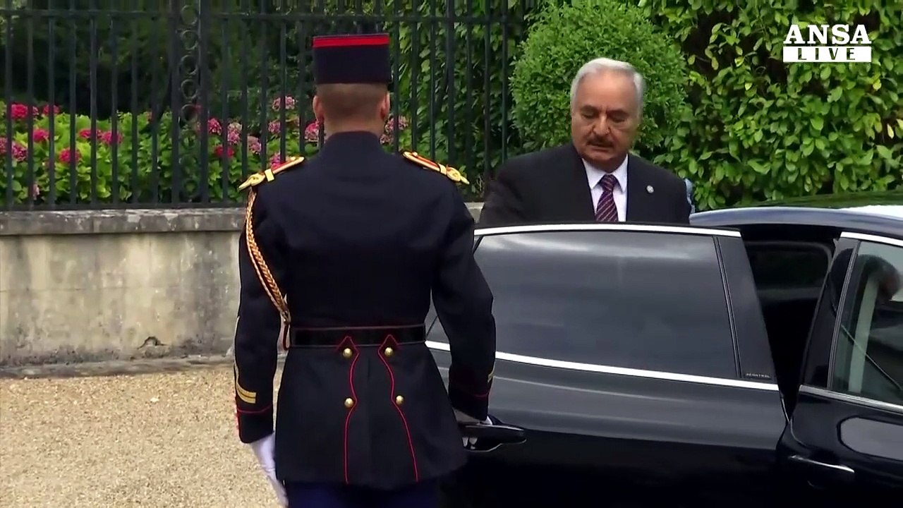 Libia, accordo Sarraj-Haftar a Parigi