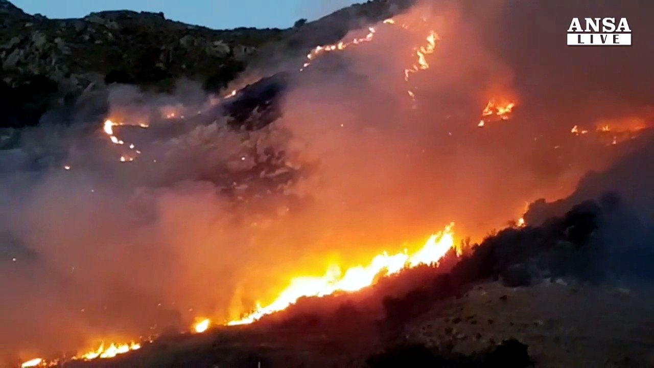 Volontari Vvf appiccavano roghi per guadagnare soldi