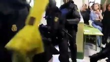 Una ferita accusa: "Mi hanno rotto le dita, e ridevano"