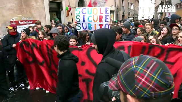 Licei Roma in corteo: 'Scuole sicure subito'